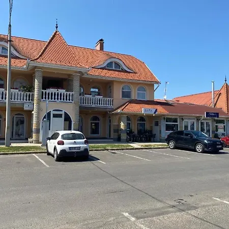 Agora